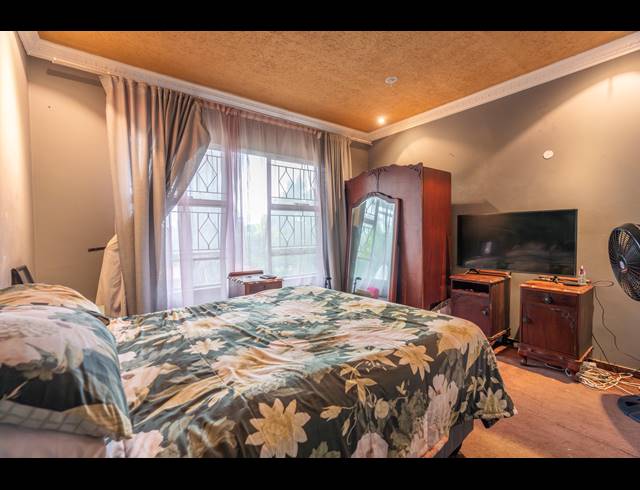 2 BEDROOM APARTMENT FOR SALE IN BUCCLEUCH
